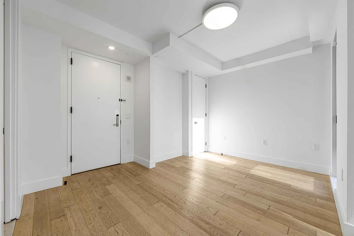 Building Photo - 60 W 125th St