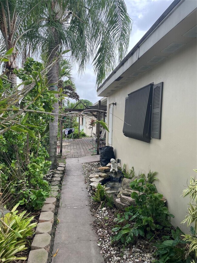 Building Photo - 4401 NW 43rd Ave
