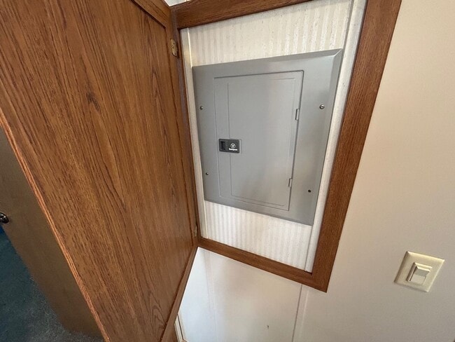 Building Photo - 3 Bed 2 Bath Mobile Home with Fenced Yard and Storage Shed