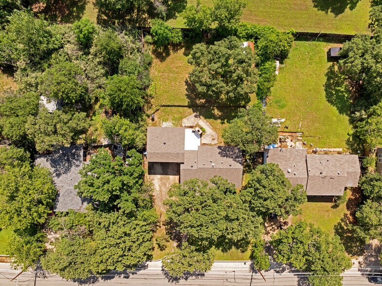 Building Photo - 2605 Stark St
