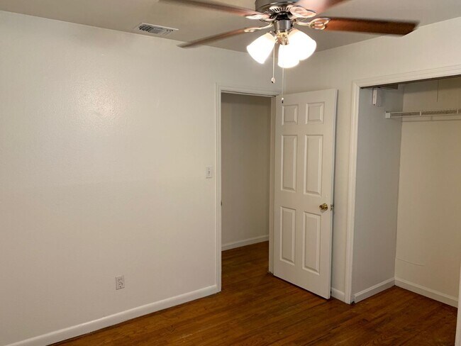 Building Photo - 1803 Atkamire Dr