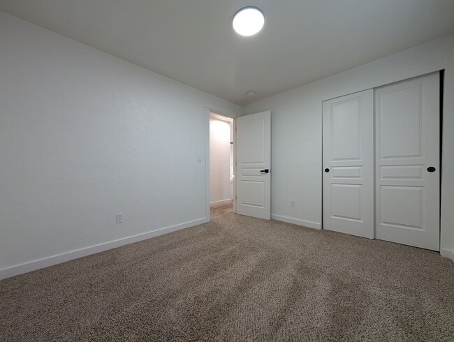 Building Photo - Beautiful 3+ Bedroom, 3 Bath Home With An ...