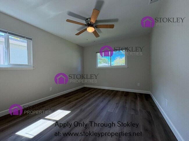Building Photo - 1840 Sandalwood Dr
