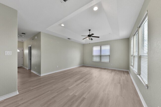 Building Photo - Five Points 4 bedroom home