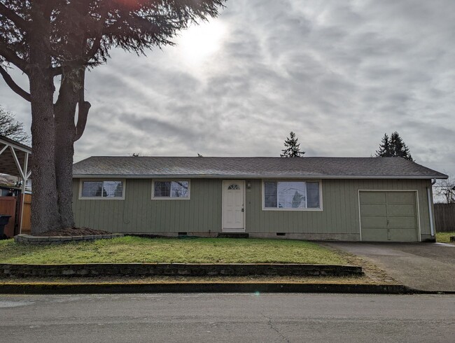 Building Photo - 3-Bedroom, 2-Bath Home With Large Patio an...