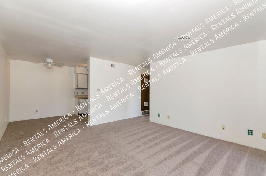 Building Photo - 6332 N Barcelona Ln
