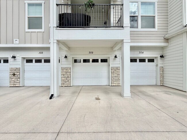 Building Photo - 936 W Big Ben Ln
