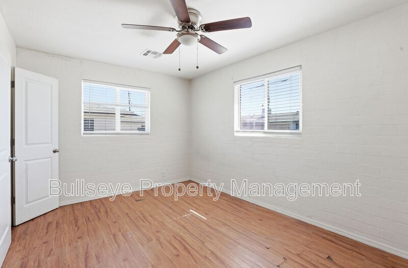 Building Photo - 5645 S 6th St