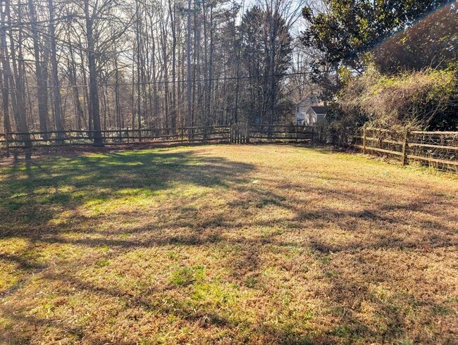 Building Photo - Luxury 4 Bedroom Home with Bonus!  Waxhaw! Rea Road!