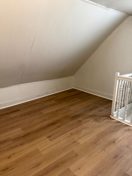 Building Photo - 16 Mohawk St