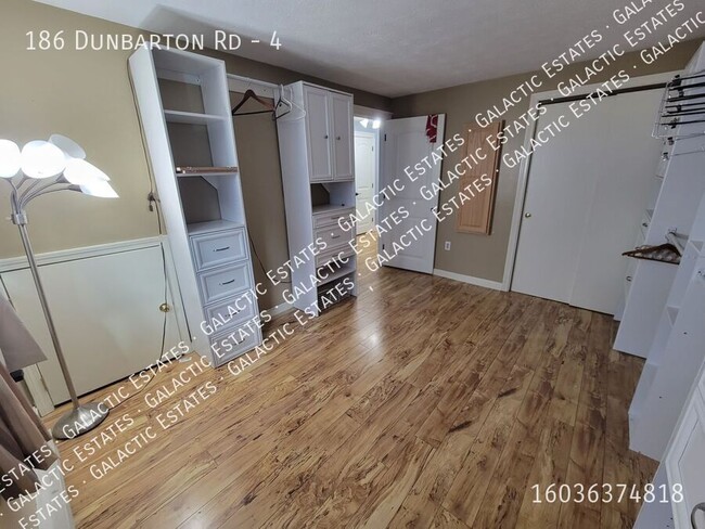 Building Photo - 2 bed 1 bath townhouse with under garage p...