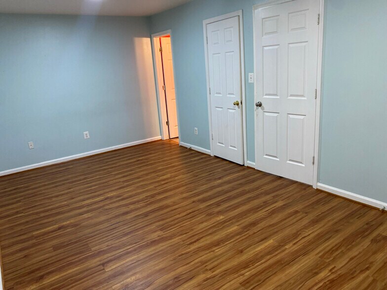 Building Photo - 322 Kirby St