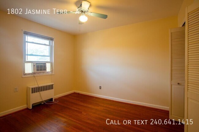 Building Photo - 1802 Jasmine Terrace
