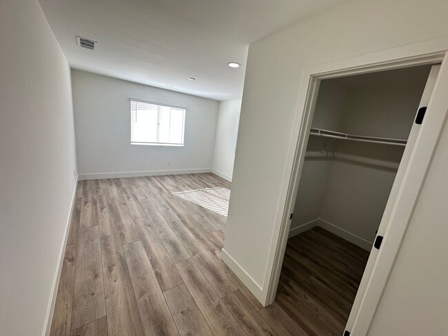 Building Photo - 5112 Tipton St