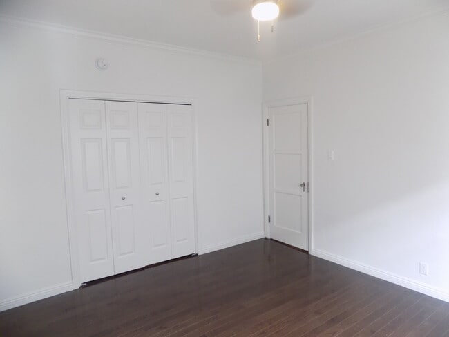 Building Photo - 109 N Clark Dr