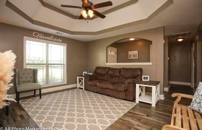 Building Photo - Charming 3 Bed, 2 Bath in Perry Home with 1232 Sq Ft - Move-In Ready!