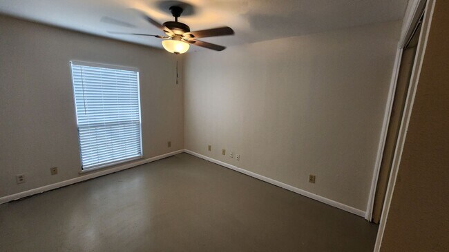 Building Photo - Charming 3-Bedroom Home in Highly Sought-A...