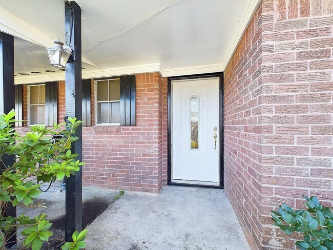 Building Photo - 2814 Balmorhea Ave