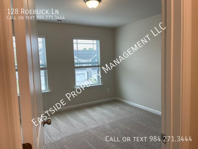 Building Photo - 128 Roebuck Ln