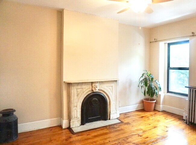 Primary Photo - 110 St Marks Pl