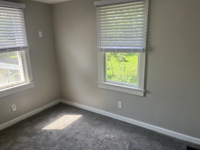 Building Photo - 370 Terrace Dr