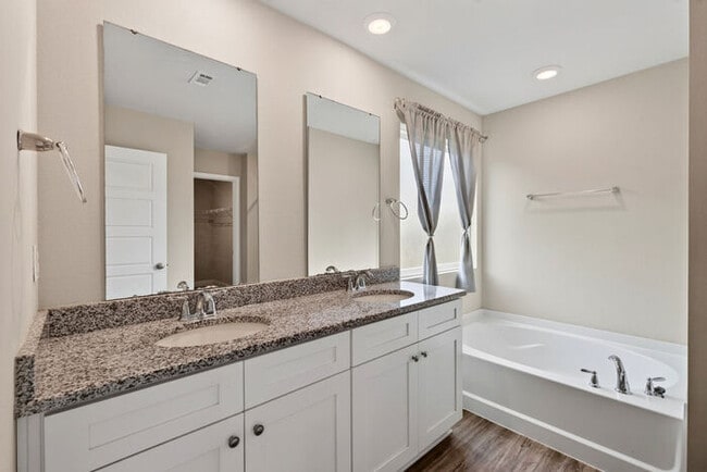 Building Photo - 10180 Orchid Magnolia Dr