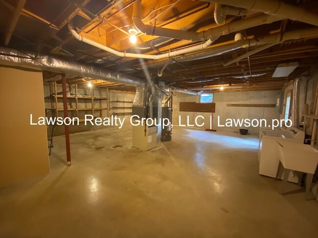 Building Photo - Spacious Hollins Four Bedroom w/ Finished Basement