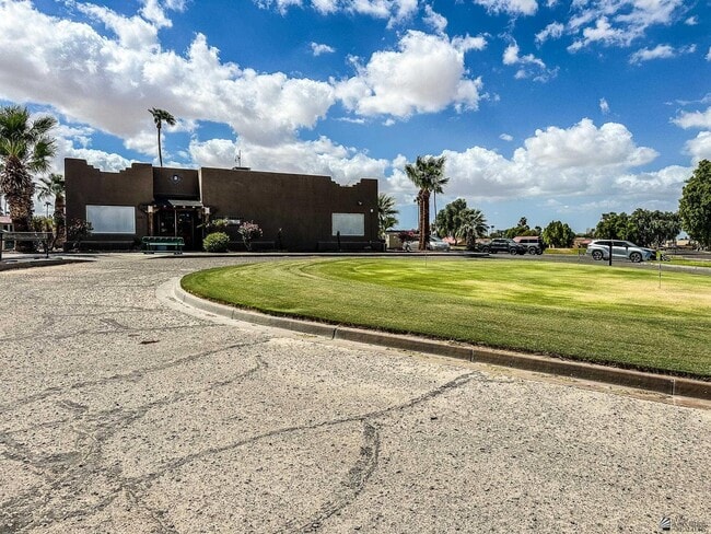Building Photo - 10476 S Del Montes