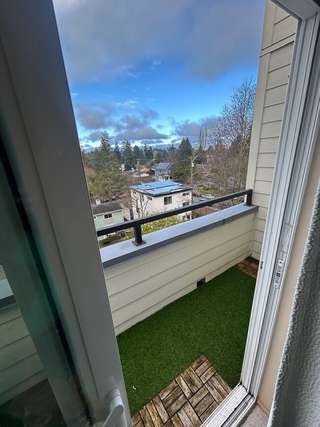 Building Photo - Fantastic 2 Bed 2 Bath Greenwood Condo- Av...