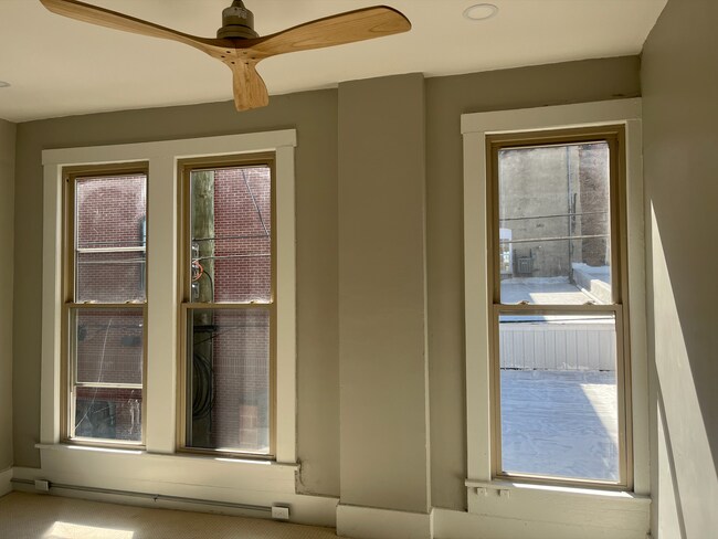 Building Photo - Beautifully Renovated 1 Bed 1 Bath