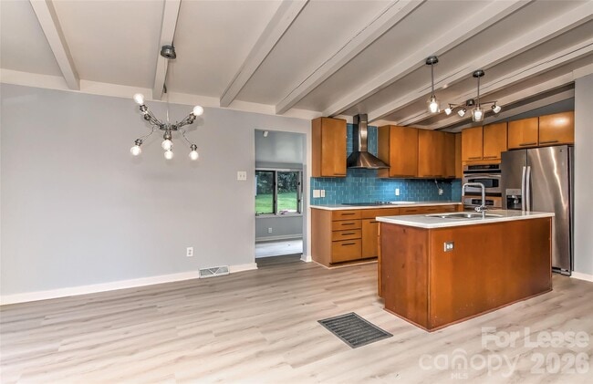 Building Photo - 3111 Spring Valley Rd