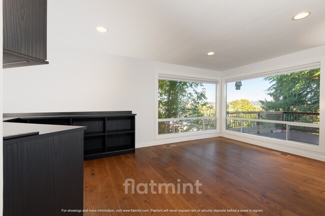 Building Photo - 4444 29th Ave W