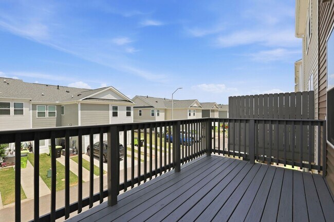 Building Photo - Modern 4BR Townhome with Washer/Dryer & Pet-Friendly Living in Morrisville!