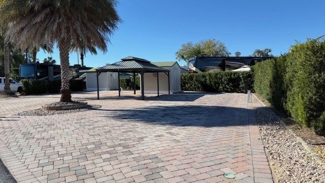 Building Photo - 2511 Lemonwood Ave