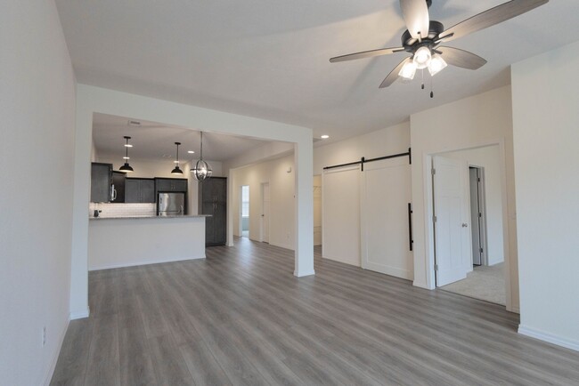 Building Photo - NEW LUXURY 2 BED 2 BATH 1 CAR GARAGE DUPLEX