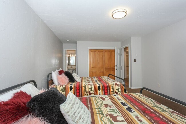 Building Photo - Walk to everything! Partially Furnished! Flexible lease terms!