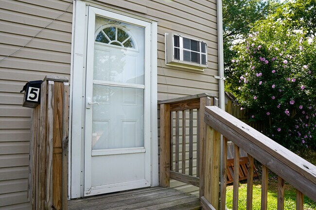 Building Photo - 435 N Water St