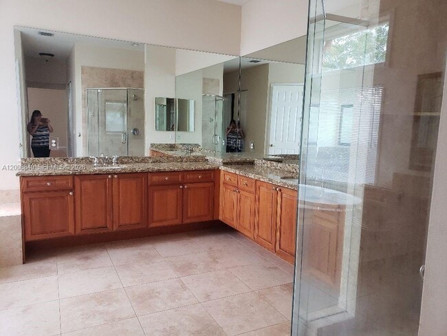 Building Photo - 6352 Squirewood Way