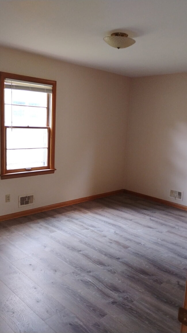 Building Photo - 3126 McCain Rd