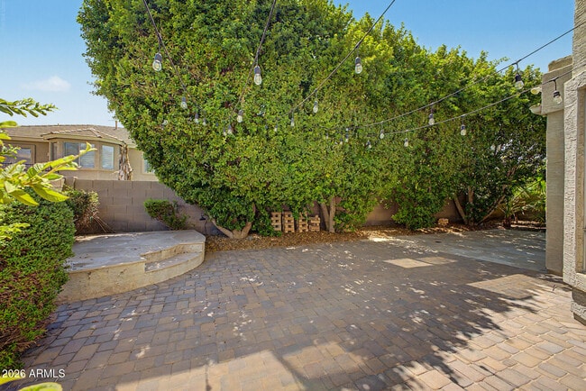 Building Photo - 2737 W Glenhaven Dr