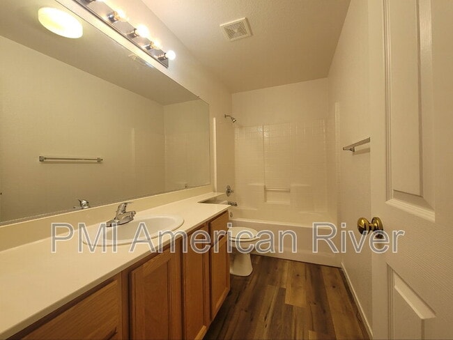 Building Photo - 8695 Misty Ct