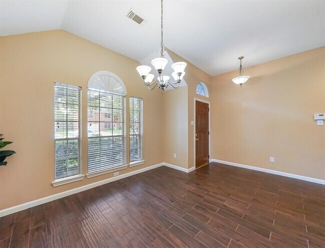 Building Photo - 5219 Bay Pines Dr