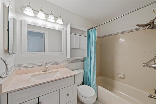 Building Photo - 1749 S Highland Ave