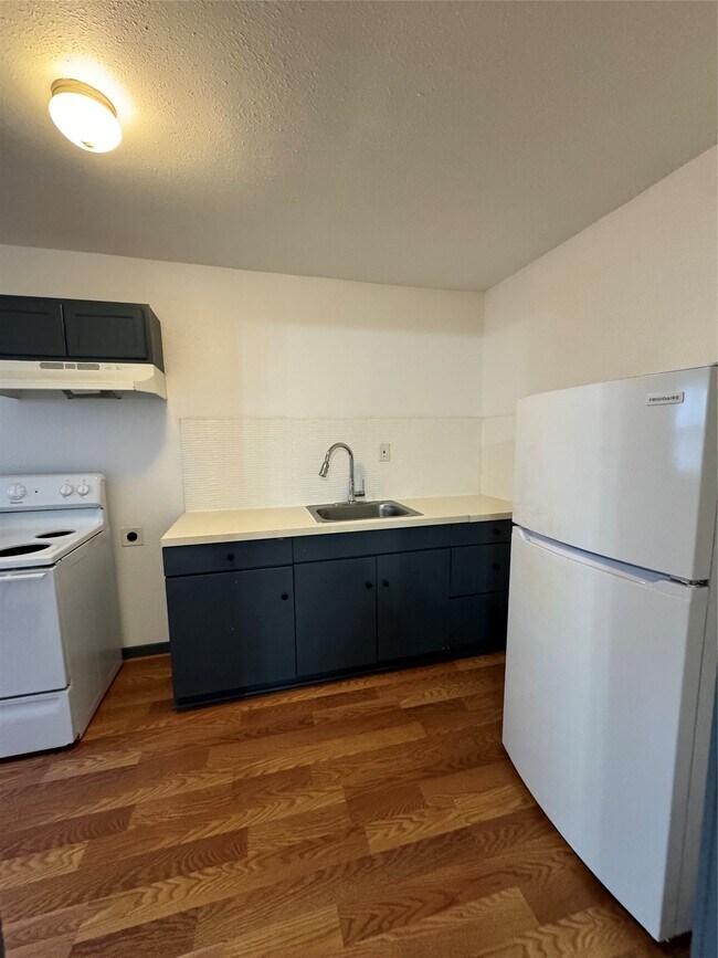 Building Photo - 5320 Polk St