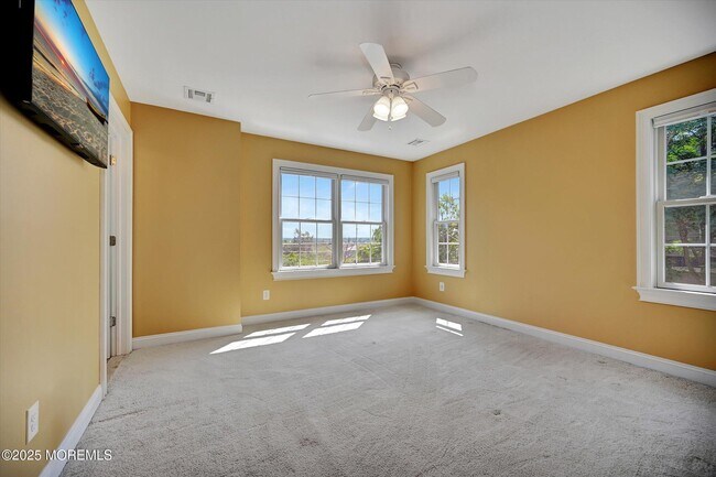 Building Photo - 15 Griggs Ave