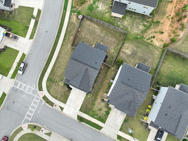 Building Photo - 5121 Heathbrook Dr