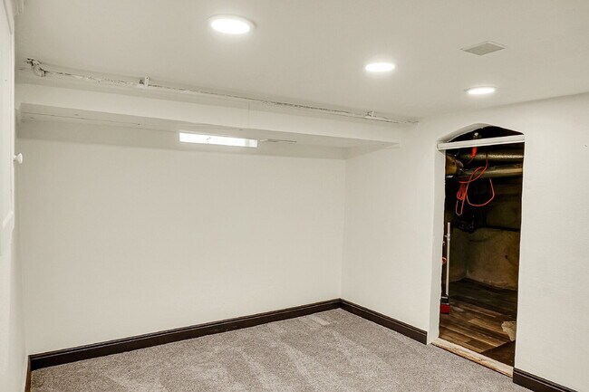 Building Photo - $1,495.00, 1-bed, 1-bath newly renovated l...