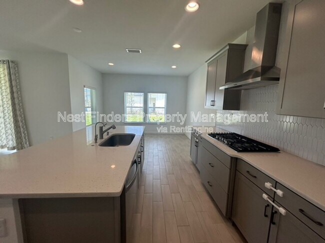 Building Photo - 42 Golden Fern Dr