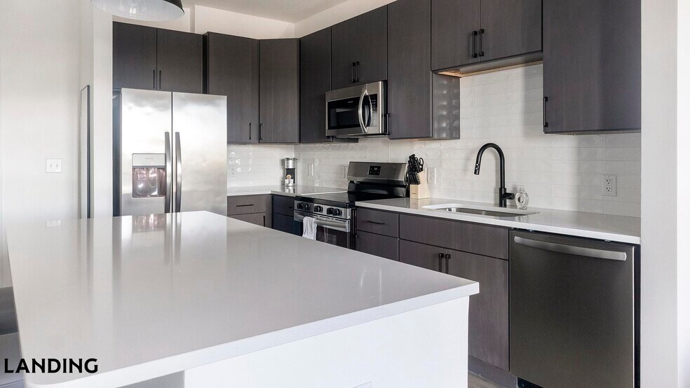 Building Photo - 1007 S Mint St