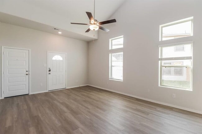 Building Photo - 24824 Scilla Wy